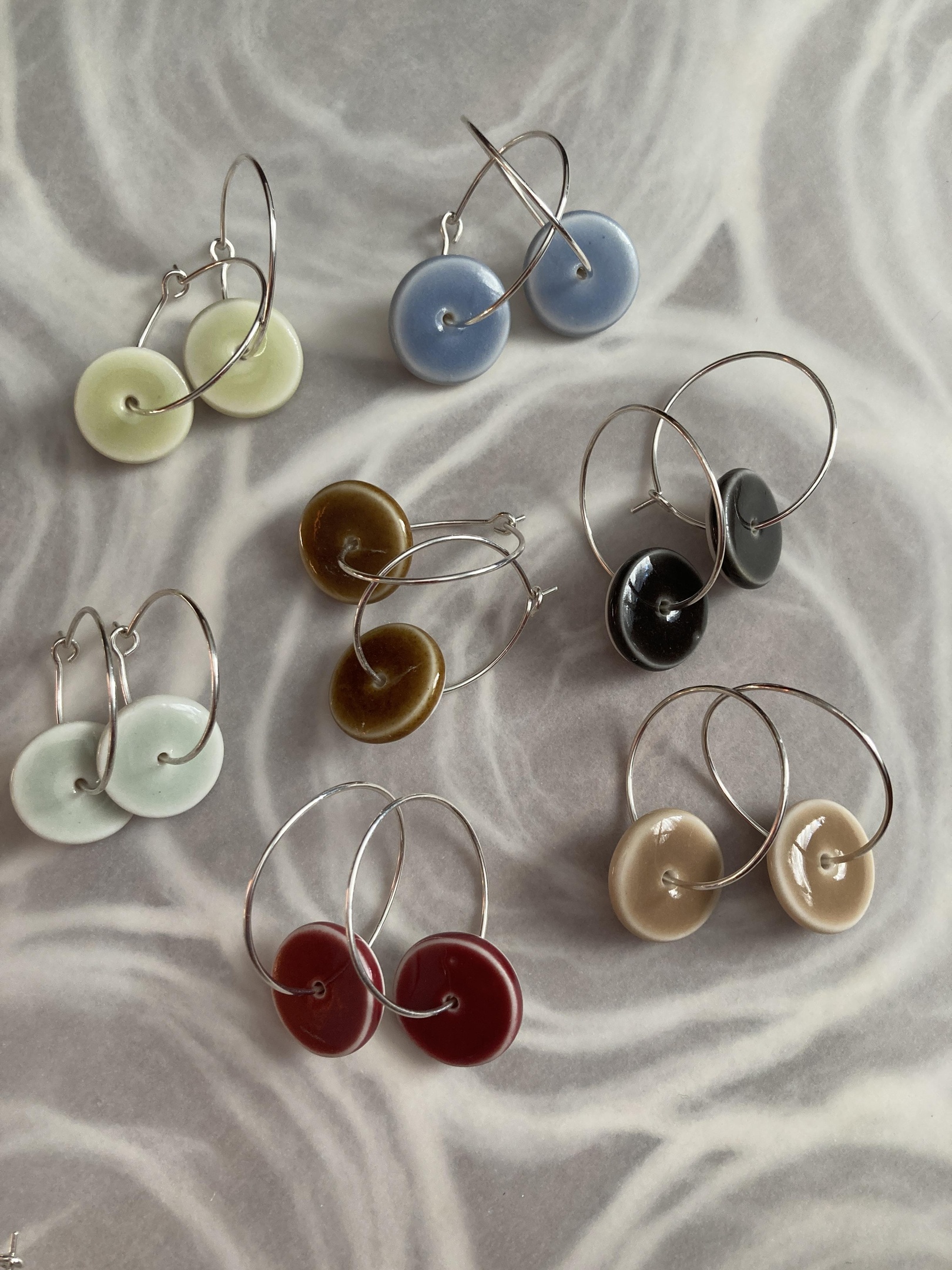 Nicole Lister small disc earrings 2026